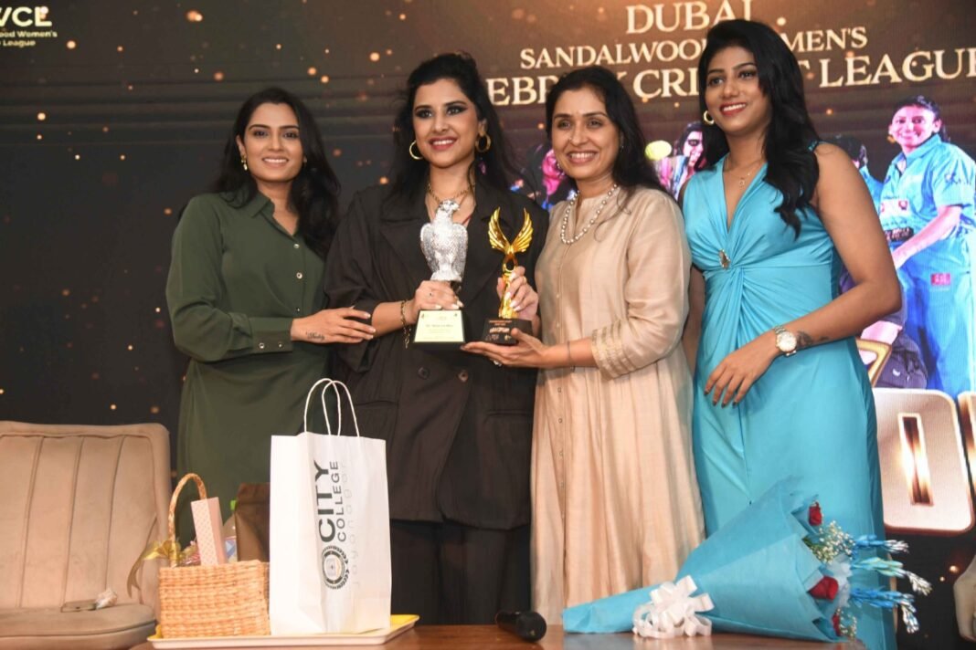 SWCL ಮೊದಲ ಆವೃತ್ತಿಯ ಚಾಂಪಿಯನ್ಸ್ "ಟೀಮ್ ಮಂಜುಳ" ತಂಡದಿಂದ ವಿಜಯೋತ್ಸವ SWCL ಮೊದಲ ಆವೃತ್ತಿಯ ಚಾಂಪಿಯನ್ಸ್ "ಟೀಮ್ ಮಂಜುಳ" ತಂಡದಿಂದ ವಿಜಯೋತ್ಸವ