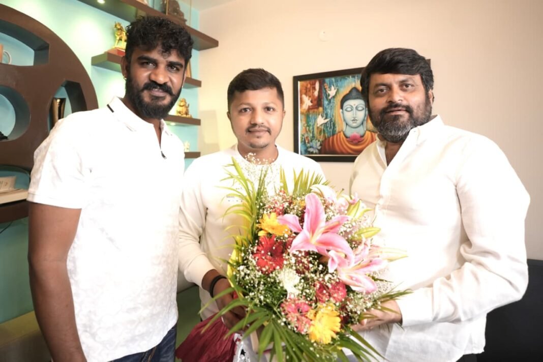 ಚಿಕ್ಕಣ್ಣನಿಗೆ ಮಹೇಶ್ ಕುಮಾರ್ ನಿರ್ದೇಶನ | 'ಫೈಟರ್' ನಿರ್ಮಾಪಕರ ಚಿತ್ರಕ್ಕೆ ಅಕ್ಟೋಬರ್'ನಲ್ಲಿ ಮುಹೂರ್ತ