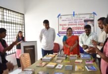ಹಾಸನ: ಮಹಿಳಾ ಸರ್ಕಾರಿ ಪ್ರಥಮ ದರ್ಜೆ ಕಾಲೇಜಲ್ಲಿ ಪುಸ್ತಕ ಪ್ರದರ್ಶನ