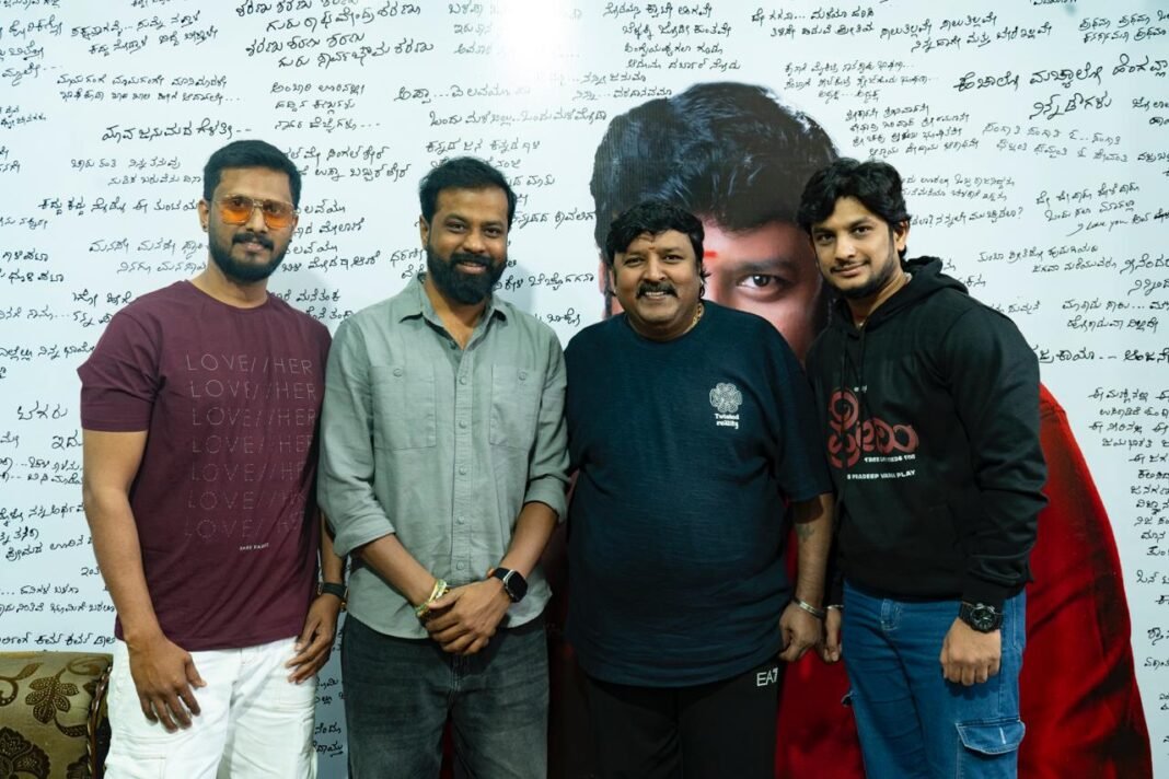 'ಪ್ರೇಮಿ' ಚಿತ್ರದ 'ಬಾರೋ ಬಾರೋ ಎಣ್ಣೆ ಹೊಡೆಯೋಣ' ಹಾಡು ಬಿಡುಗಡೆ 'ಪ್ರೇಮಿ' ಚಿತ್ರದ 'ಬಾರೋ ಬಾರೋ ಎಣ್ಣೆ ಹೊಡೆಯೋಣ' ಹಾಡು ಬಿಡುಗಡೆ