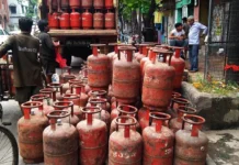 Bengaluru:ಬೆಂಗಳೂರು:ಗ್ಯಾಸ್ ಸಿಲಿಂಡರ್ ಗಾಗಿ ಪರದಾಡುತ್ತಿರುವವರಿಗೆ ಇಂದು ಸಿಹಿಸುದ್ದಿ? ಅನಿಲ ಸಿಲಿಂಡರ್ ಕೊರತೆ ಕುರಿತು ಮಾತನಾಡುತ್ತಿರುವ ಸಚಿವ ಕೆ.ಎಚ್. ಮುನಿಯಪ್ಪ