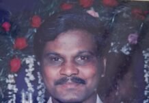 ಹಾಸನ: ವಿದ್ಯಾರ್ಥಿಗಳಿಗೆ ಪಾಠ ಮಾಡುತ್ತಿದ್ದಾಗಲೇ ಮುಖ್ಯ ಶಿಕ್ಷಕರನಿಗೆ ಹೃದಯಾಘಾತ – ತರಗತಿಯಲ್ಲಿ ಕುಸಿದು ಸಾವು