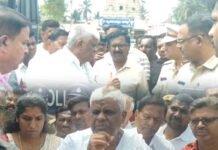 Holenarasipura: ಹೊಳೆನರಸೀಪುರ ರಥೋತ್ಸವಕ್ಕೆ ರಾಜಕೀಯ ಗ್ರಹಣದ ಆತಂಕ | ರಥದ ಬಟ್ಟೆ ಬದಲಿಸಿದ್ದಕ್ಕೆ ಎಚ್.ಡಿ. ರೇವಣ್ಣ ಆಕ್ರೋಶ- ನಾನು ದೇಣಿಗೆ ಕೊಟ್ಟಿರುವುದರಿಂದ ಸಮಸ್ಯೆಯಾಗಿದ್ದರೆ ದೇಣಿಗೆ ಹಿಂದಿರುಗಿಸಿ ಉತ್ಸವ ನಡೆಸಿ-ಶ್ರೇಯಸ್ ಪಟೇಲ್