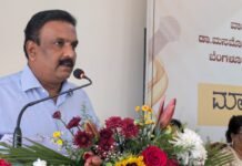 Bengaluru:ಬೆಂಗಳೂರು: ಮಾಧ್ಯಮ ಹಬ್ಬ 2026: ಸಮಾಜಕ್ಕೆ ಕತ್ತರಿಗಳಲ್ಲ, ಸೂಜಿಗಳ ಅಗತ್ಯ – ಕೆ.ವಿ. ಪ್ರಭಾಕರ್ ಮಾಧ್ಯಮ ಹಬ್ಬ 2026 ಕಾರ್ಯಾಗಾರದಲ್ಲಿ ಮಾತನಾಡುತ್ತಿರುವ ಕೆ.ವಿ. ಪ್ರಭಾಕರ್