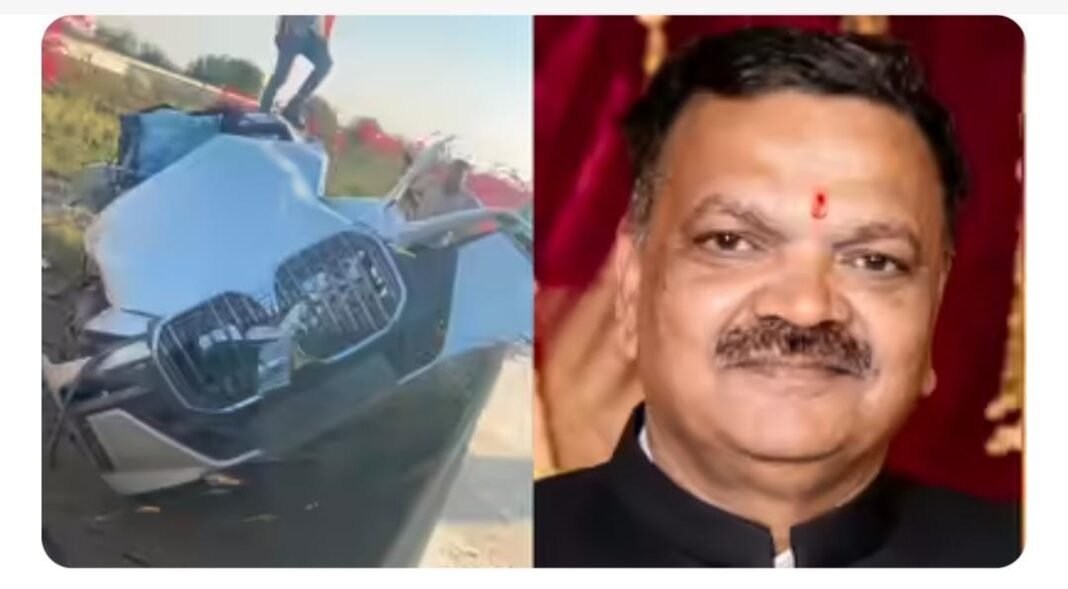 ದೆಹಲಿ–ಮುಂಬೈ ಎಕ್ಸ್‌ಪ್ರೆಸ್‌ವೇಯಲ್ಲಿ ಪಲ್ಟಿಯಾದ BMW ಕಾರು ಅಪಘಾತದ ದೃಶ್ಯ