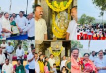 Sakleshpur:ಸಕಲೇಶಪುರ:ಕುಲದೈವರ ಮೂಲಸ್ಥಾನ ಹುಡುಕಿ ಬಂದ ಡಿ.ವಿ.ಸದಾನಂದಗೌಡ! ಸಕಲೇಶಪುರ ತಾಲೂಕಿನ ವಣಗೂರಿನ ಸಬ್ಬಮ್ಮ ದೇವಿ ದೇವಾಲಯದಲ್ಲಿ ಡಿ.ವಿ. ಸದಾನಂದಗೌಡ ಕುಟುಂಬ ಸಮೇತ ಪೂಜೆ ಸಲ್ಲಿಸುತ್ತಿರುವ ದೃಶ್ಯ