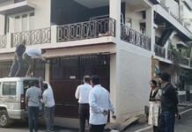 Hassan: ಹಾಸನ: ಲೋಕಾಯುಕ್ತ ದಾಳಿ ವೇಳೆ 4 ಗಂಟೆ ಬಾಗಿಲು ತೆರೆಯದ ಎಇಇ; ಕೊನೆಗೆ ಮನೆ ತಪಾಸಣೆ