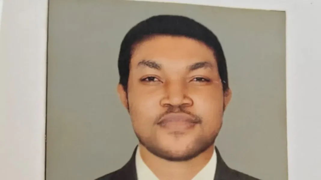 nigerian-national-arrested ಯಲಹಂಕ ಪೊಲೀಸರು ಜಪ್ತಿ ಮಾಡಿದ ಎಂಡಿಎಂಎ ಡ್ರಗ್ಸ್ ಮತ್ತು ಬಂಧಿತ ಆರೋಪಿ ದೃಶ್ಯ