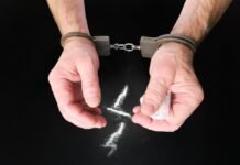 Bangalore:ಬೆಂಗಳೂರು:11.86 ಕೋಟಿ ರೂ. ಮೌಲ್ಯದ ಮಾದಕವಸ್ತು ಜಪ್ತಿ: 10 ಮಂದಿಯ ಬಂಧನ ಬೆಂಗಳೂರುದಲ್ಲಿ ಪೊಲೀಸರು ಜಪ್ತಿ ಮಾಡಿದ ₹11.86 ಕೋಟಿ ಮೌಲ್ಯದ ಮಾದಕ ವಸ್ತುಗಳು — MDMA, ಕೊಕೇನ್, ಗಾಂಜಾ ಮತ್ತು ಬಂಧಿತ ಆರೋಪಿಗಳು