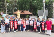 Hassan:ಹಾಸನ:ಕೆಪಿಎಸ್ ಮ್ಯಾಗ್ನೆಟ್ ಯೋಜನೆ ವಿರುದ್ಧ ರಾಜ್ಯಮಟ್ಟದ ಬೃಹತ್ ಜನಸಮಾವೇಶ! ಕೆಪಿಎಸ್ ಮ್ಯಾಗ್ನೆಟ್ ಯೋಜನೆ ವಿರೋಧಿಸಿ ವಿದ್ಯಾರ್ಥಿಗಳು ಮತ್ತು ಪೋಷಕರು ಹೋರಾಟಕ್ಕೆ ಕರೆ ನೀಡುತ್ತಿರುವ ದೃಶ್ಯ