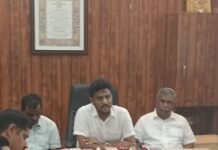 ಹಾಸನ:ಮಹಿಳಾ ಮೀಸಲಾತಿಗೆ ನಮ್ಮ ವಿರೋಧವಿಲ್ಲ, ಬಿಜೆಪಿಯದ್ದು ಬರೀ ಅಪಪ್ರಚಾರ: ಹಾಸನದಲ್ಲಿ ಸಂಸದ ಶ್ರೇಯಸ್ ಪಟೇಲ್ ಕಿಡಿ "ಹಾಸನದಲ್ಲಿ ಮಾಧ್ಯಮಗಳೊಂದಿಗೆ ಮಾತನಾಡುತ್ತಿರುವ ಸಂಸದ ಶ್ರೇಯಸ್ ಪಟೇಲ್"