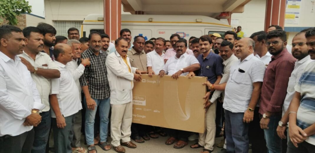 ಚನ್ನರಾಯಪಟ್ಟಣದಲ್ಲಿ ಎಚ್.ಡಿ. ದೇವೇಗೌಡರ 94ನೇ ಹುಟ್ಟುಹಬ್ಬ ಕಾರ್ಯಕ್ರಮದಲ್ಲಿ ಶಾಸಕ ಸಿ.ಎನ್. ಬಾಲಕೃಷ್ಣ ಭಾಗವಹಿಸಿದ ದೃಶ್ಯ