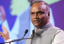 Bengaluru:ಬೆಂಗಳೂರು:13 ವರ್ಷಗಳಿಂದ ಭಾರತೀಯರಿಗೂ ಮೋದಿ ಚಾಕೊಲೆಟ್ ನೀಡುತ್ತಿದ್ದಾರೆ: ಪ್ರಿಯಾಂಕ್ ಖರ್ಗೆ ಪ್ರಧಾನಿ ನರೇಂದ್ರ ಮೋದಿ ಇಟಲಿ ಪ್ರಧಾನಿ ಜಾರ್ಜಿಯಾ ಮೆಲೋನಿಗೆ ಮೆಲೋಡಿ ಟಾಫಿ ನೀಡಿದ ವಿಚಾರಕ್ಕೆ ಪ್ರಿಯಾಂಕ್ ಖರ್ಗೆ ವ್ಯಂಗ್ಯ