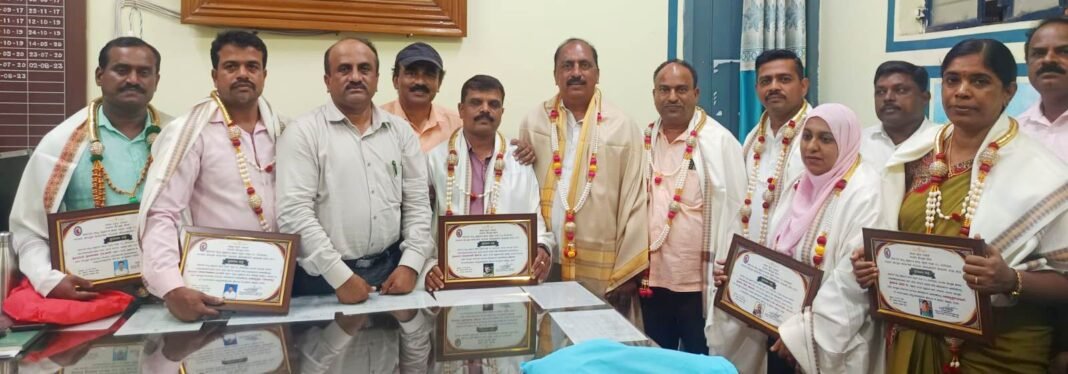 WhatsApp Image 2026-06-08 at 1.53.06 PM (1) ಆಲೂರು ತಾಲ್ಲೂಕು ಕರ್ನಾಟಕ ಪ್ರಾಥಮಿಕ ಶಾಲಾ ಶಿಕ್ಷಕರ ಸಂಘದ ನೂತನ ಪದಾಧಿಕಾರಿಗಳಿಗೆ ಸನ್ಮಾನ ಕಾರ್ಯಕ್ರಮ