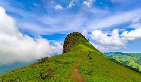 history-of-chikmagalur ಮುಂಗಾರು ಮಳೆಯಿಂದ ಮೈದುಂಬಿ ಹರಿಯುತ್ತಿರುವ ಚಿಕ್ಕಮಗಳೂರಿನ ಹೆಬ್ಬೆ ಜಲಪಾತ.
