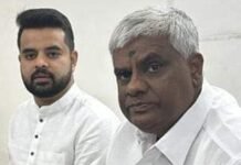 ಪ್ರಜ್ವಲ್ ರೇವಣ್ಣ ಪ್ರಕರಣ: ಸಂತ್ರಸ್ತೆ ಅಪಹರಣ ಕೇಸ್ನಲ್ಲಿ ಮೂವರಿಗೆ ಹೈಕೋರ್ಟ್ ಶಾಕ್; ಸುಪ್ರೀಂ ನೋಟಿಸ್ಗೆ ರೇವಣ್ಣ ಮೊದಲ ಪ್ರತಿಕ್ರಿಯೆ