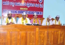 ಹಾಸನ: ಎಸ್ಪಿ ಕಚೇರಿ ಎದುರು ಬಾಯಿ ಬಡಿದುಕೊಳ್ಳುವ ಲಬೋ… ಲಬೋ… ಚಳುವಳಿ- ಅಗಿಲೆ ಯೋಗೀಶ್